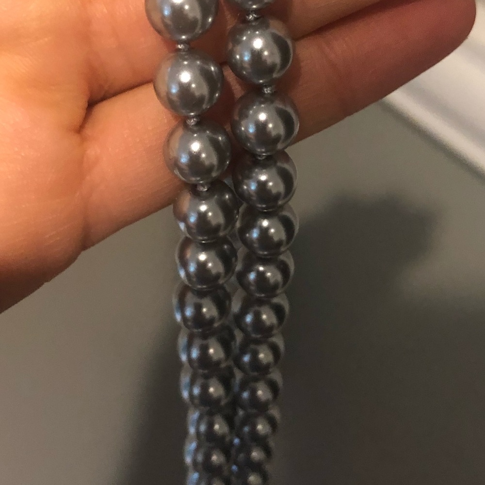 Silver/chrome pearl necklace